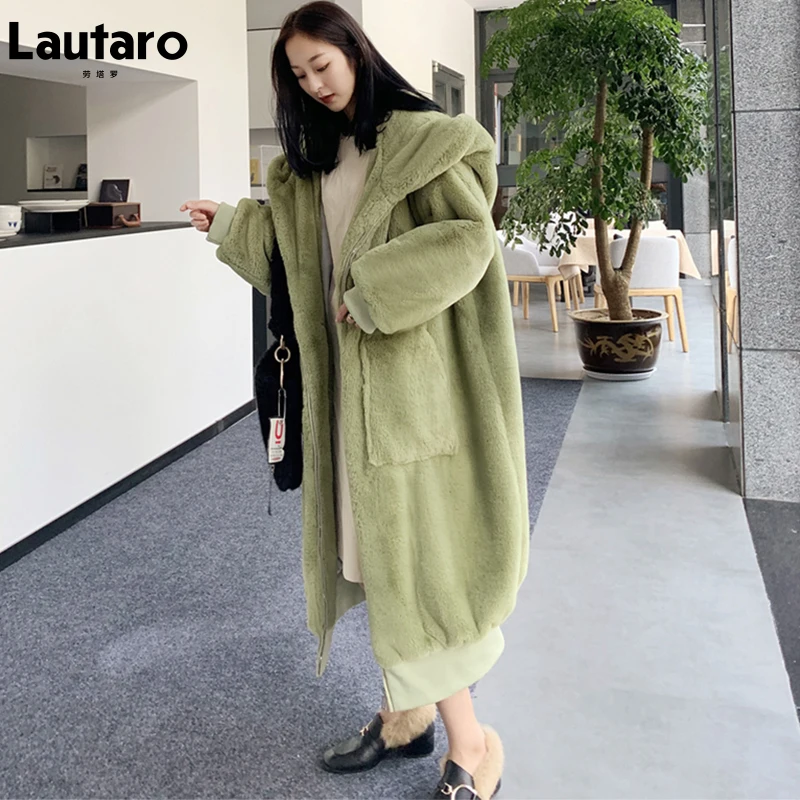 Lautaroฤดูหนาวยาวหนาสีเทาขนาดใหญ่Faux Fur Coatผู้หญิงขนาดใหญ่Hoodซิปหรูหราหลวมยุโรปสไตล์แฟชั่น 2021