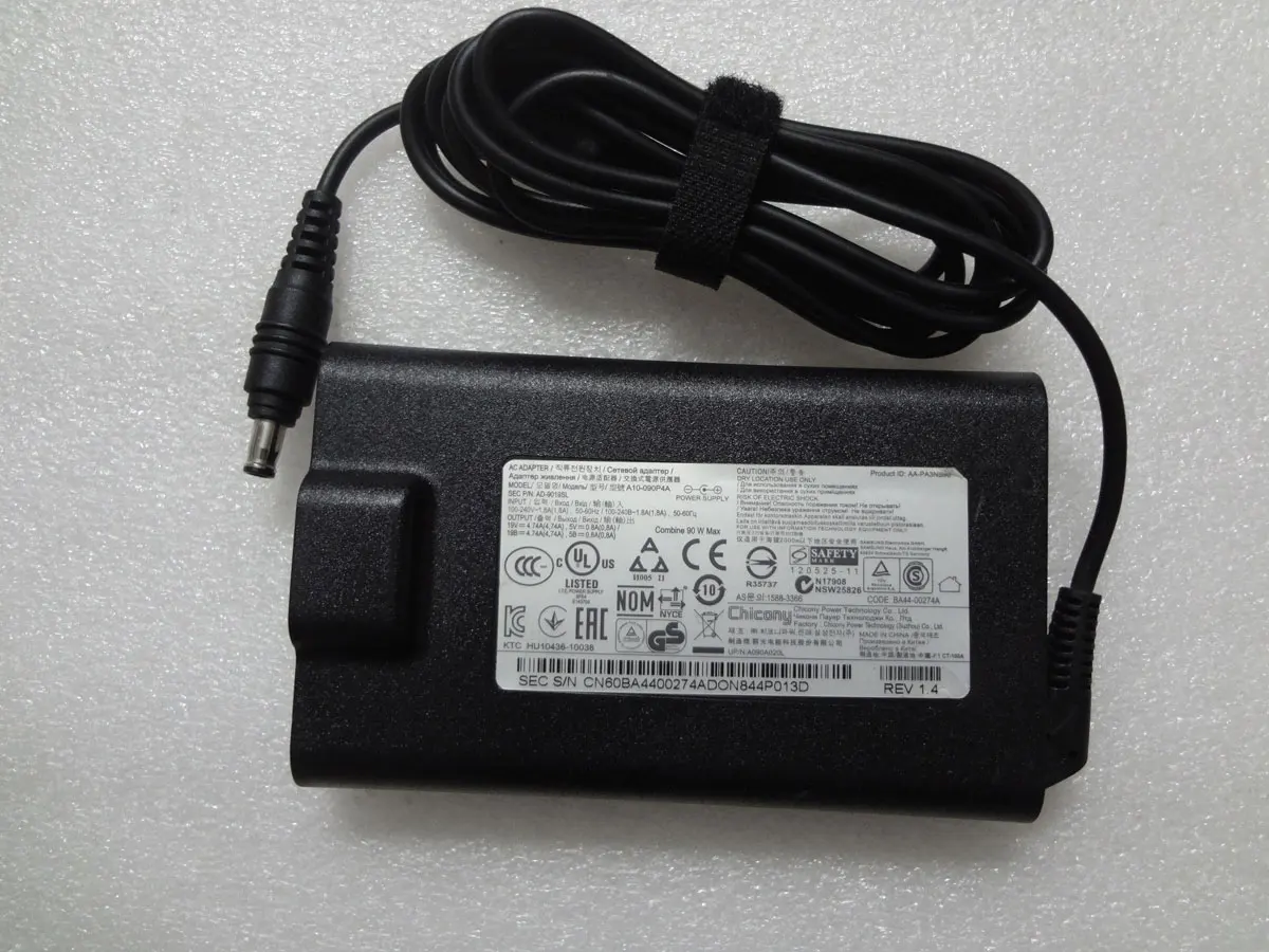 

NEW OEM Slim 19V 4.74A 90W 5.5mm*3.0mm Pin AC Adapter For Samsung NP700Z7C-S01UB,NP700Z7C-S01US Laptop Original Puryuan Charger