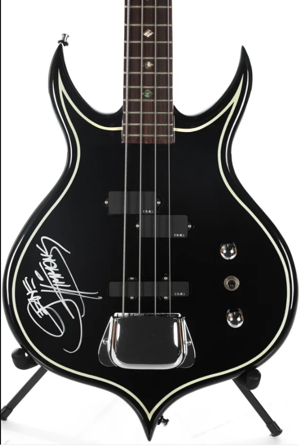 

Gene Simmons Axe Signed Punisher KISS Bass Black paint, rosewood fingerboard, free delivery