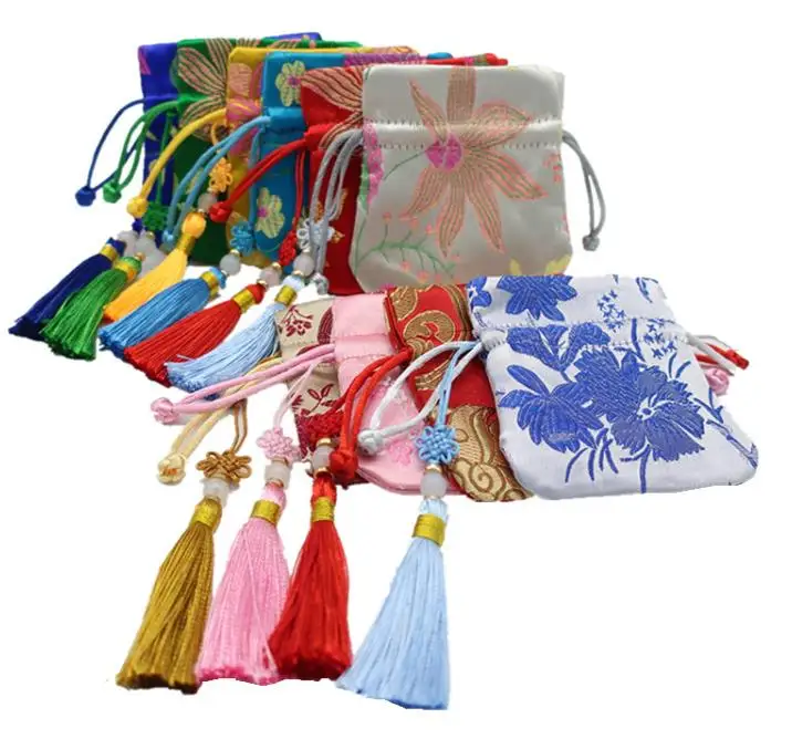 

5pcs Mini Chinese Tassel Silk Brocade Jewelry Pouches Drawstring Satin Ring Earrings Packaging Ancient Good Luck Bags with lined