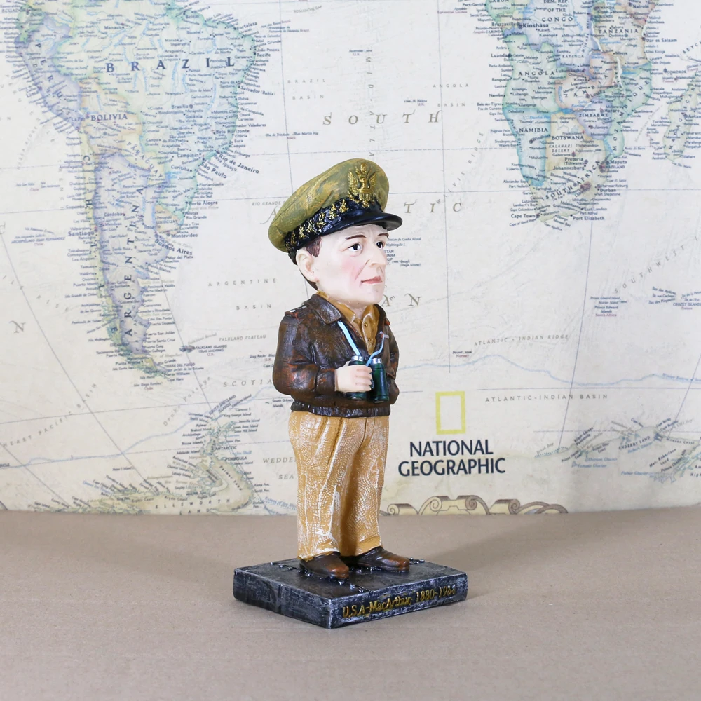 Hot Sale World Famous Person USA America General Military Strategist Douglas MacArthur 1880-1964 Statue Figure Model Toy