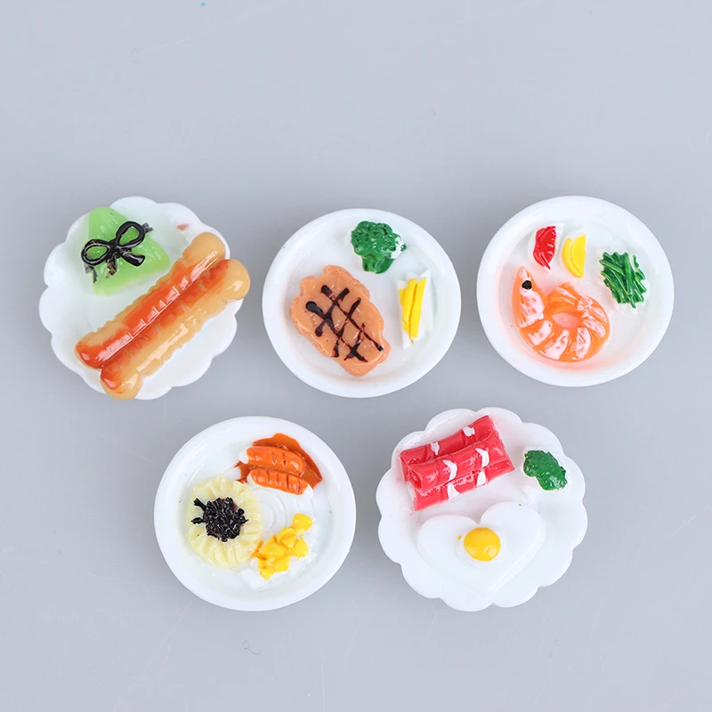 5 pz 1:12 simulazione casa delle bambole Mini modello di cibo ornamenti piatto per la colazione pane all'uovo accessori per casa delle bambole giocattolo per bambini inviato a caso