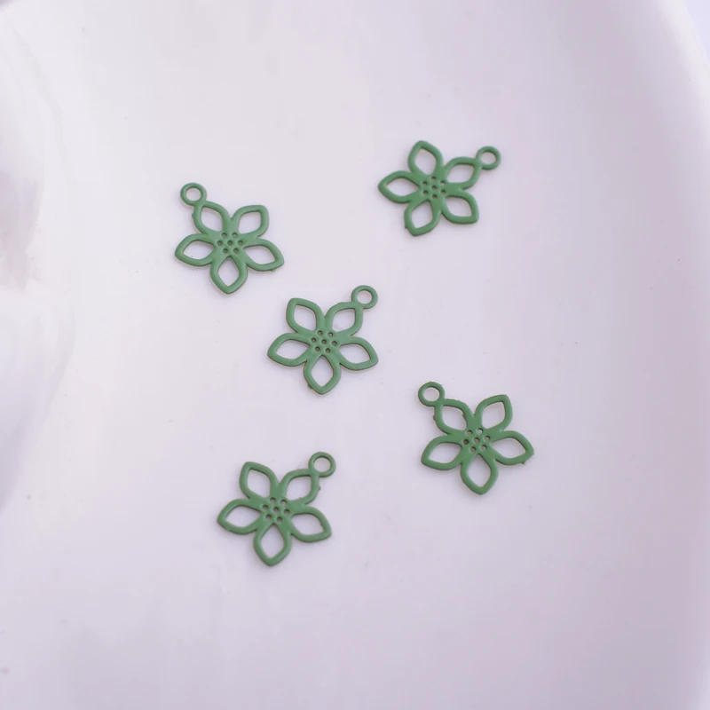 100 Stück AC4215 7*9mm Filigran Versilberte Mini-Blumenanhänger Messing Goldfarben Kleine Blumen Anhänger DIY Ohrring – Detail 6