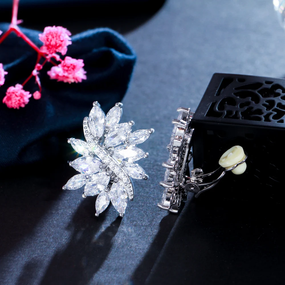 CWWZircons Klassische Blumenform CZ-Steine Silberfarben Ohne Loch Ohrclip-Ohrringe Schmuck für Frauen Großhandel EJ0009 – Detail 7
