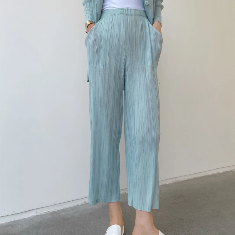 

Miyake pleated casual straight pants 2021 summer new personality slit solid pants loose thin nine-point plus size ruched pants