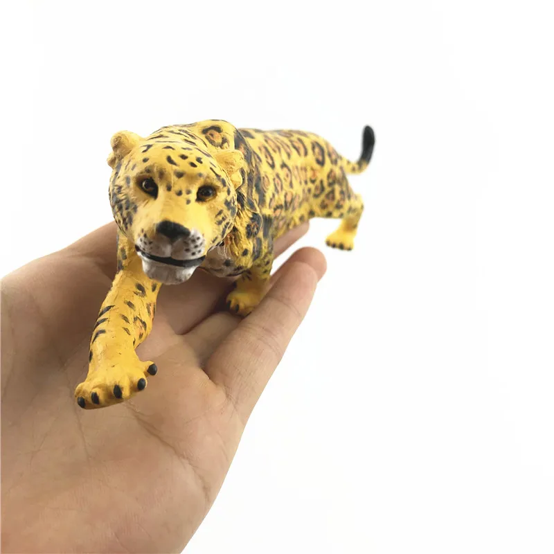 

Simulated wild forest animal model leopard Cheetah