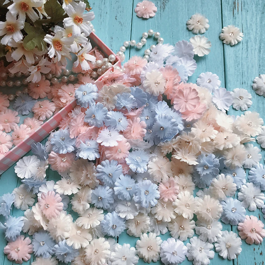 

Multicolor Beading Artificial Silk Flowers, Daisy Flower Heads, Multiuse Wedding Cloth Accessories, 200 PCs/Bag