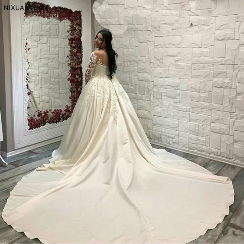 Vestido de novia de satén de encaje árabe saudita, vestidos de novia de manga larga con cuello redondo, tren de la Catedral, talla grande