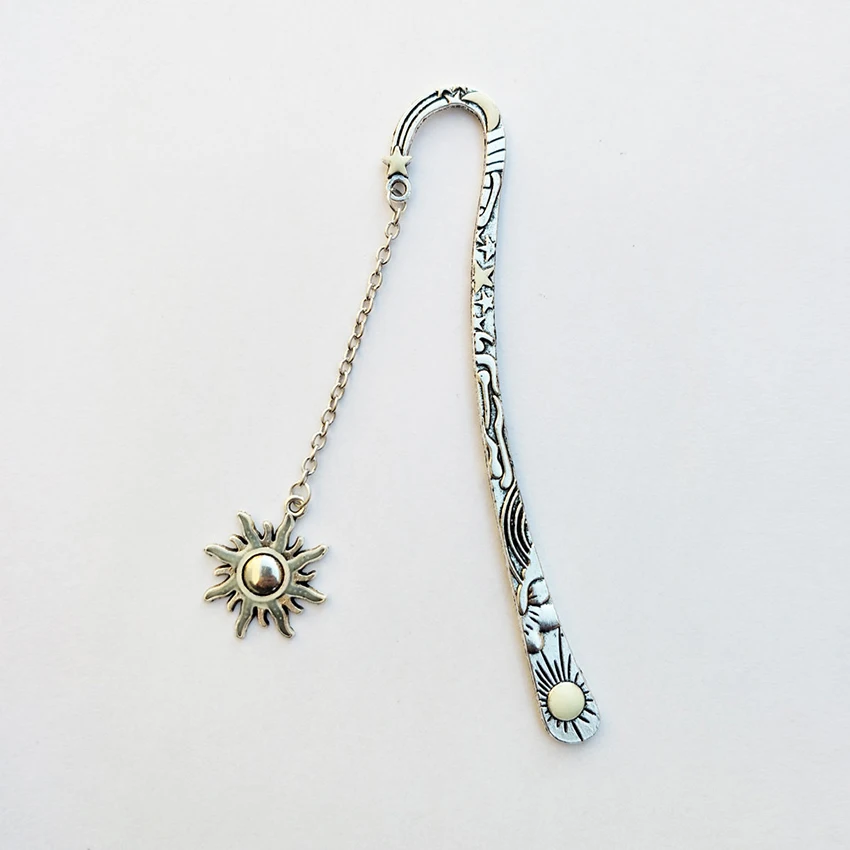 Marcapáginas de lectura Vintage que brilla en la oscuridad, marcador de Metal, cadena larga, Libélula luminosa, sol, mariposa, marcador de libro, hermoso regalo