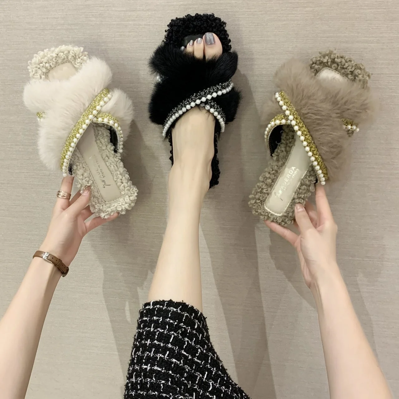 Autumn Fluffy Raccoon Fur Slippers Shoes Women Real Fox Fur Flip Flop Flat Furry Fur Slides Outdoor Sandals Woman Amazing Shoes