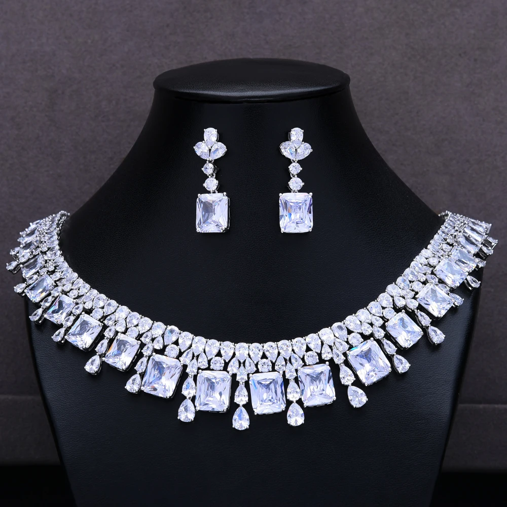 

Soramoore Luxury 4PCS Necklace Bracelet Earrings Ring Sets for Women Wedding Naija Bridal Cubic Zirconia Dubai Dress Jewelry Set