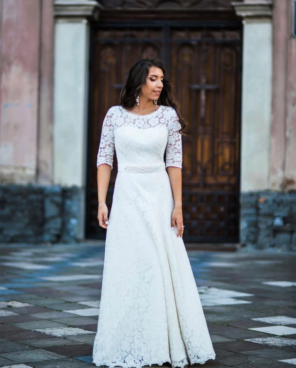 Vestido de novia de corte en A, con cuello redondo, Media manga, apliques de encaje, Espalda descubierta, fajas de cristal, longitud hasta el suelo, recién llegados