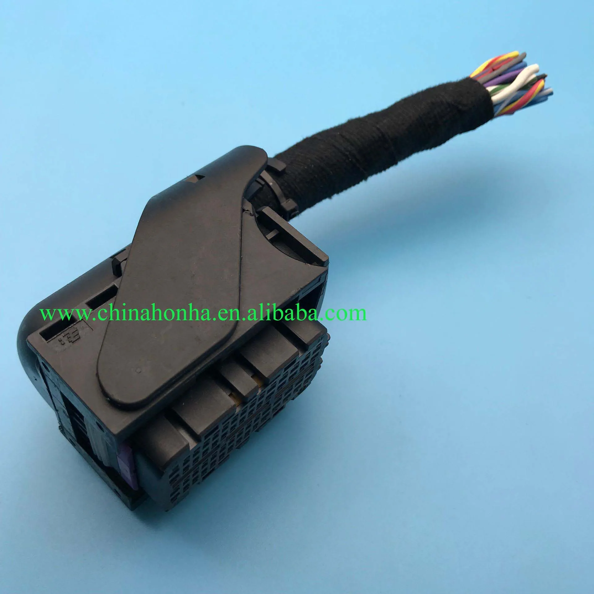 1pcs  socket harness connector For Bosch ECU EDC17 Weichai J6 computer board No. 1 plug 60 pin with 32pcs wire