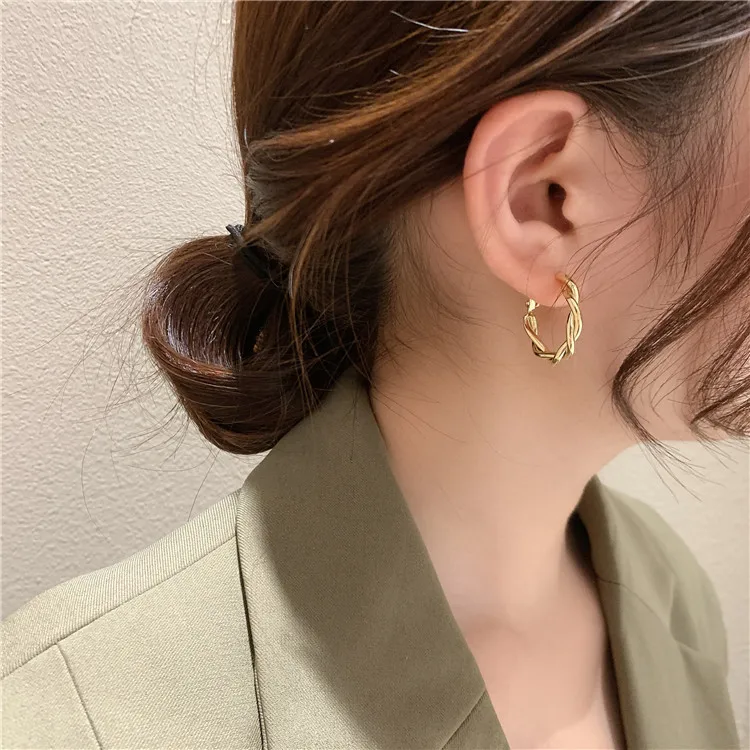 Fashion Statement Earrings 2021 New Geometric Matte Gold earrings For Women Hanging Dangle Earrings Drop Earring modern Jewelry