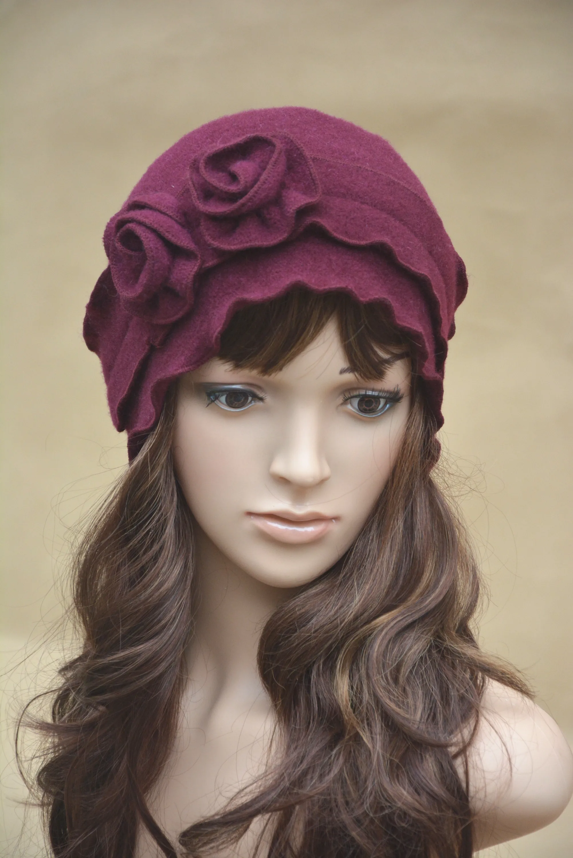 Lawliet Wintermütze, Damen-Beret, 1920er-Jahre, GATSBY-Stil, einfarbig, mit zwei Blumen, Wollmütze für Damen, Damen-Haube, gehäkelte Mütze, A285. – Detail 13