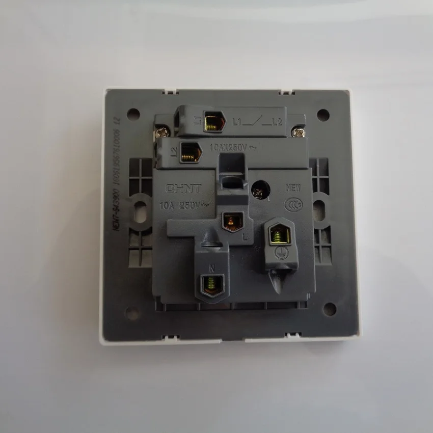 CHINT Socket Enkele Open Vijf Gat 10A 250V
