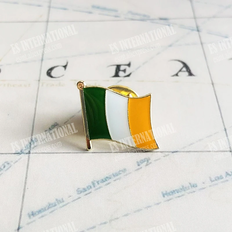 Irlanda bandiera nazionale cristallo epossidica metallo smalto distintivo spilla collezione Souvenir regali spille accessori Size1.6 * 1.9cm