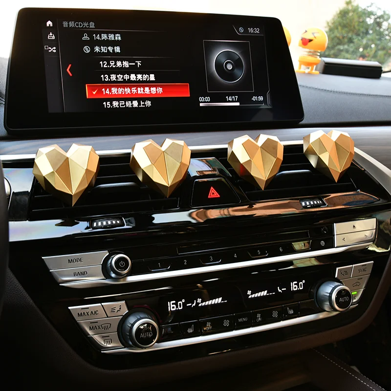 Heart Car Fragrance Diffuser Air Freshener In The car Accessories Interior Decoration Air Conditioner Clip Perfume