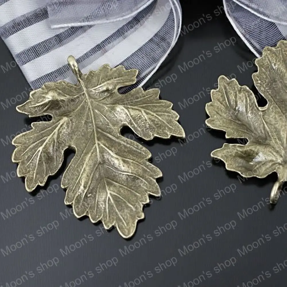 Wholesale 37*35mm Antique Bronze Leaf Alloy Flat Charms Pendants DIY Findings Accessories 10 pieces (JM1216)