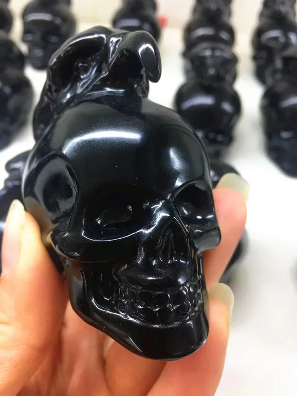 

Natural Obsidian Quartz Crystal Skull Sculpting Skull Reiki Heals 1PC