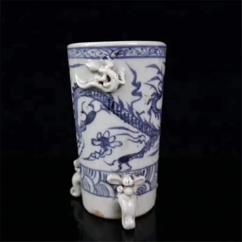 Jingdezhen Blue and White Porcelain Round Pen Container Zodiac Dragon Painting Three-Foot Double Ears Pen Container