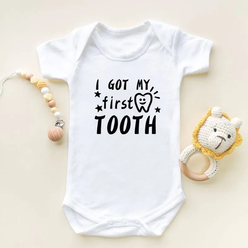 Eu Tenho Meu Primeiro Dente Impressão Manga Curta Bebê Romper Infantil Bodysuits Recém-nascidos Algodão Meninos Meninas Macacão Outfits Onesies Roupas