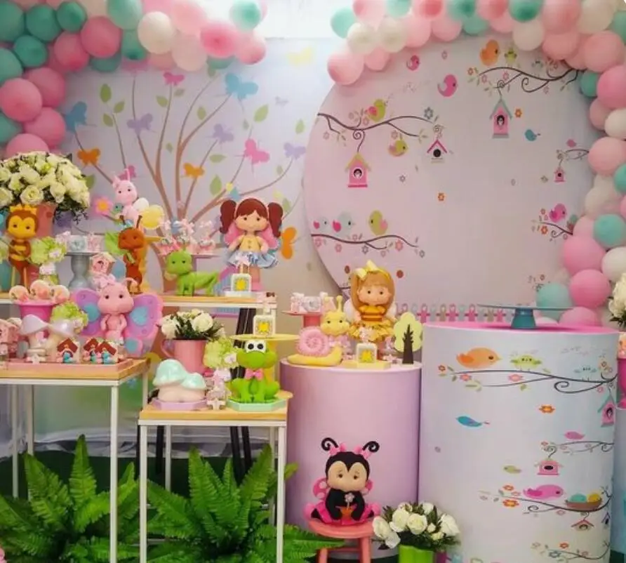 ฤดูใบไม้ผลิสีชมพูสวนดอกไม้วงกลมฉากหลัง Baby Shower Birthday Party Decora Candy ตารางกระบอกฝาครอบนกรอบพื้นหลัง