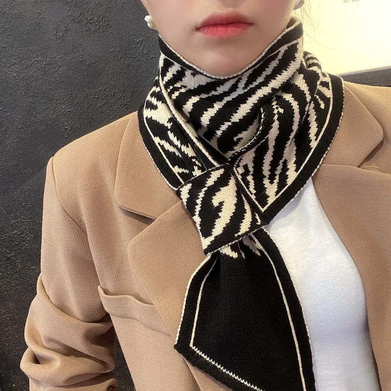 2024 new knitted scarves new design stripe luxury brand scarves winter scarves warm long thin scarves women's scarves