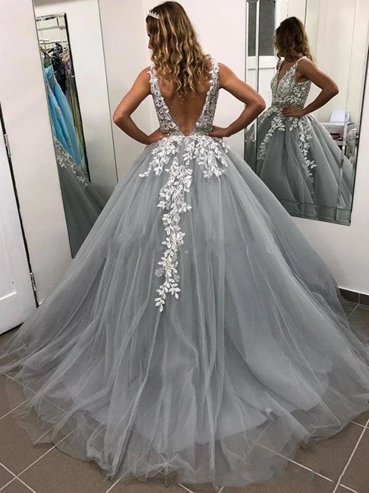 2020 Серебряные платья Quinceanera с V-образным вырезом и открытой спиной со шлейфом, белые платья с аппликацией для выпускного вечера, вечерние платья