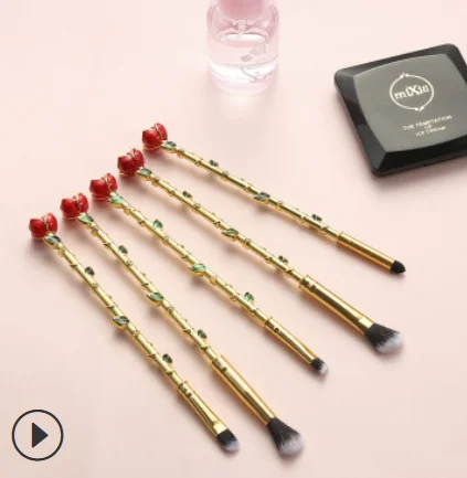 Strumenti per il trucco Design originale periferico san valentino Set di pennelli per trucco di fiori di rosa regalo in metallo regalo per ragazza