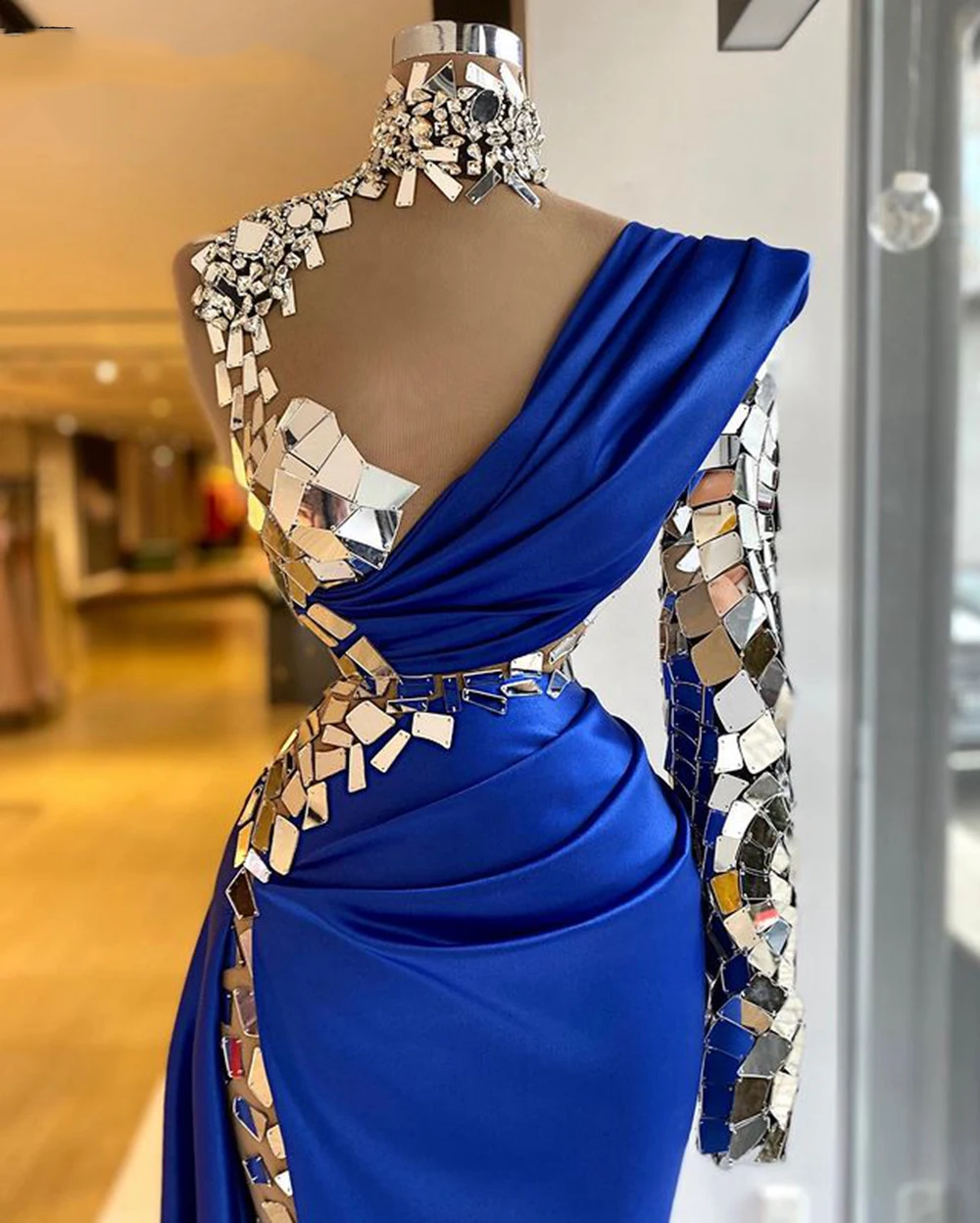 Royal Blue Luxury Evening Dresses 2023 Sparkly Crystals High Neck Single Long Sleeve Side Slit Sexy Formal Party Prom Gowns