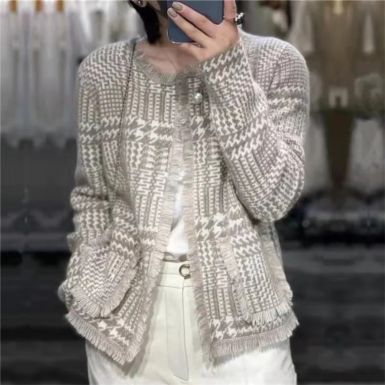 Autumn and winter knitting pure wool Cardigan woman round neck small fragrance loose cashmere sweater coat tassel sweater