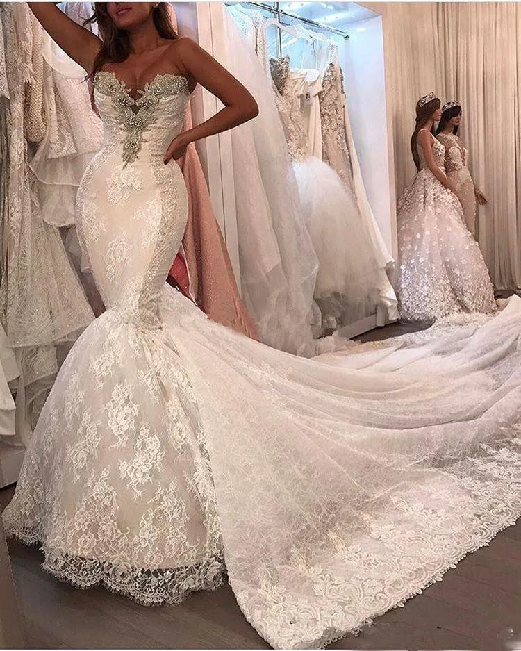 Abiti da sposa a sirena in pizzo cristalli corsetto a cuore in rilievo abiti da sposa con lacci lunghezza del pavimento matrimoni disossati esposti