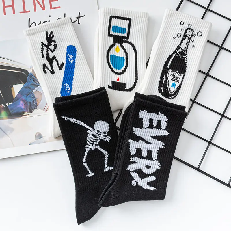 Men's socks funny and funny skull palm cartoon socks basketball sports European and American alphabet trend mid-tube sports sock