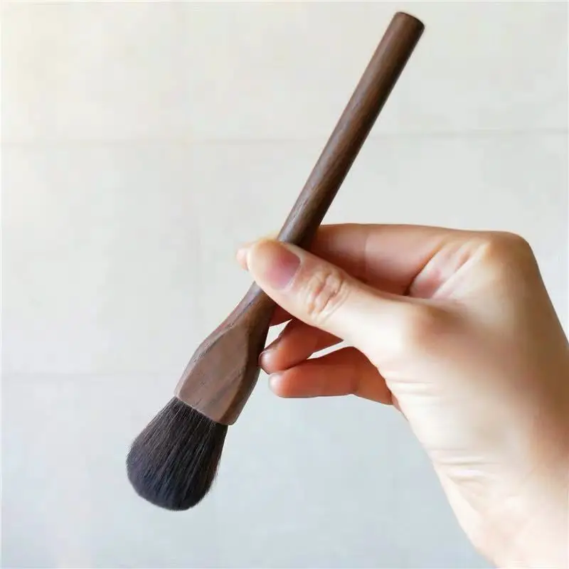 SAIANTTH Super soft handmade antique makeup brushes walnut repairing blush highlight brush Single nature wood cosmetic beauty