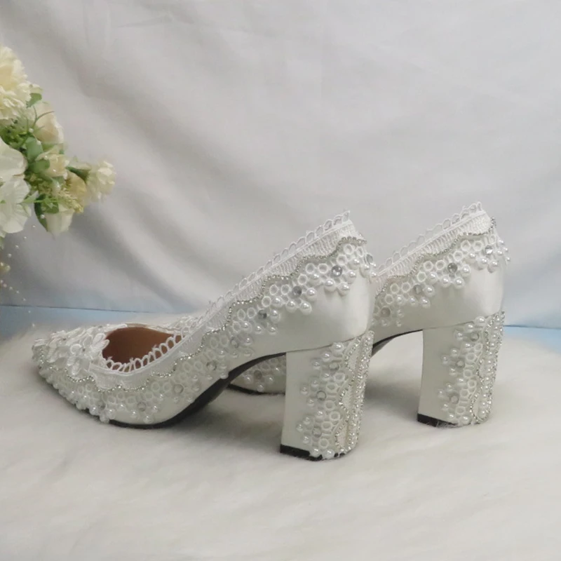 BaoYaFang-zapatos de tacón grueso para mujer, calzado de boda con punta puntiaguda, de tacón alto, con correa en el tobillo de encaje blanco, a la moda, novedad