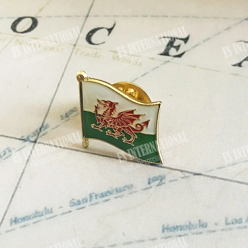 Wales National Flag Lapel Pins Crystal Epoxy Metal Enamel Badge Paint Brooch  Decoration Souvenir Suit Personality Commemorative