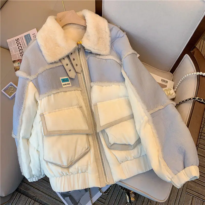 2024 Cappotto invernale da donna Addensare Parka corto Colletto sfocato Cappotto in cotone con cerniera Cappotto oversize in lana d'agnello Giacca con tasche grandi