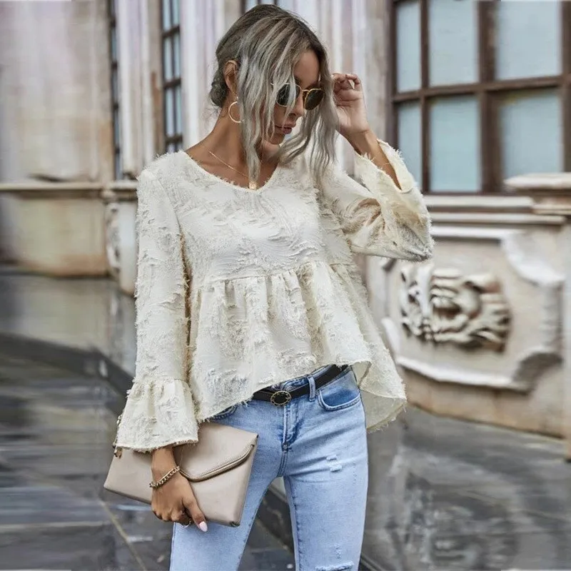 

Женская блузка с расклешенными рукавами, Модные свободные рубашки с V-образным вырезом, летние пикантные повседневные топы бежевого цвета, 2022