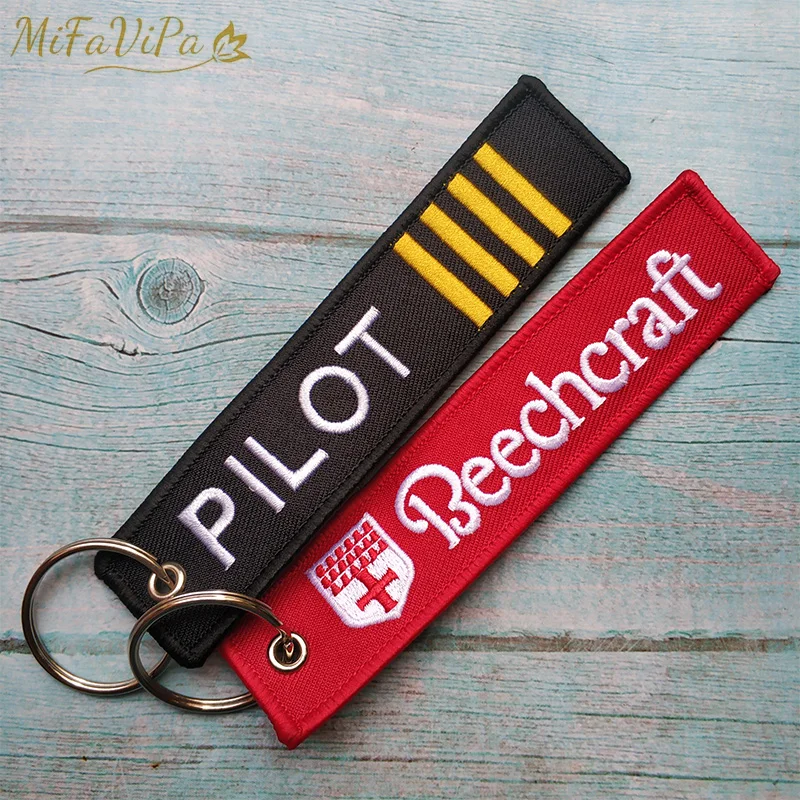 MiFaViPa 2 PCS Fashion Trinket Keychain Beechcraft Aviator Porte Clef Aircraft Key Chain Aviation Pilot Keychain Sleutelhanger