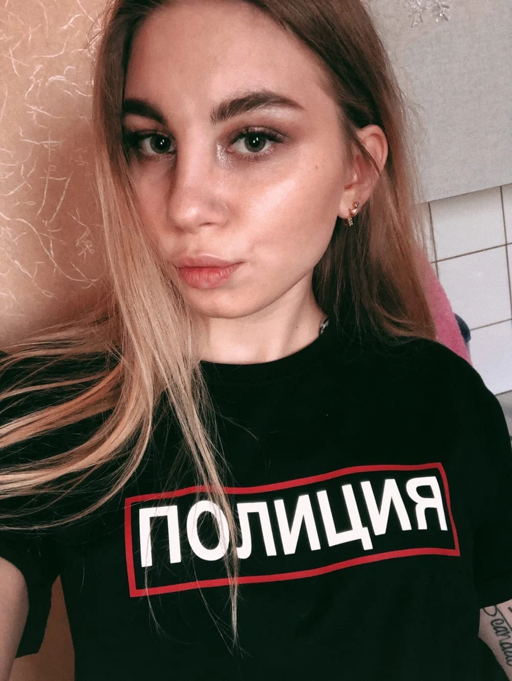 Women's Black T-shirt Vintage Reflective Tee Female Tshirt With Russian Letter Printed ПОЛИЦИЯ Summer Shirt Cotton Top