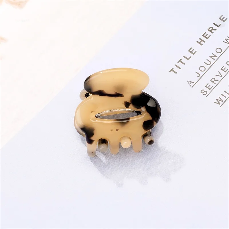 Korean Hair Clips for Women Hair Claw Simple Elegant Hollow Out Small Claw Clip Girls Hair Clips Hair Barrettes Hair Accessories