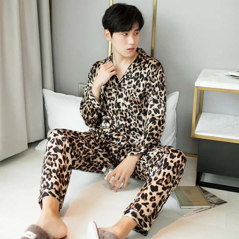 Autunno di Estate Coppia Pajamas Set Donne Degli Uomini Manica Lunga Pantaloni Lunghi Degli Indumenti Da Notte di Raso Della Stampa del Leopardo