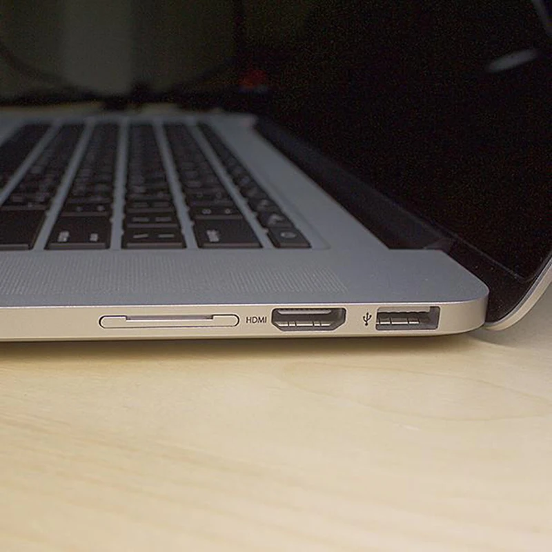 Adattatore MicroSD Baseqi In Alluminio Per MacBook Air 13 E MacBook Pro Non-Retina 13 & 15 – Supporta Fino A 256GB, Quasi Invisibile