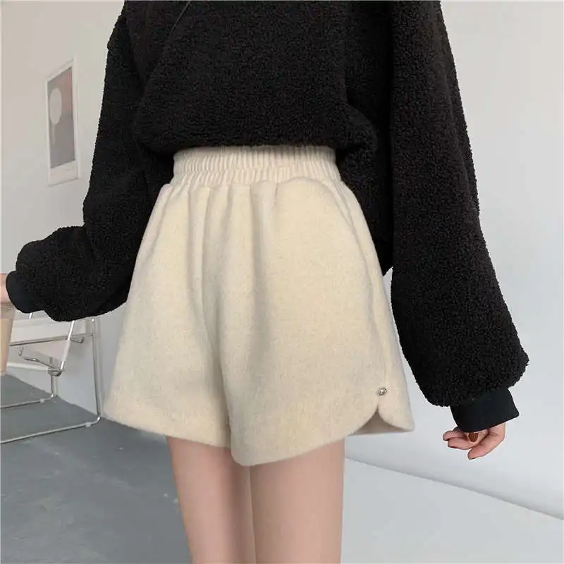 

Imitation Mink Velvet Wide Leg Shorts Women High Waist Loose Casual Shorts Apricot Black Office Elegant Warm Ladies Shorts C7954