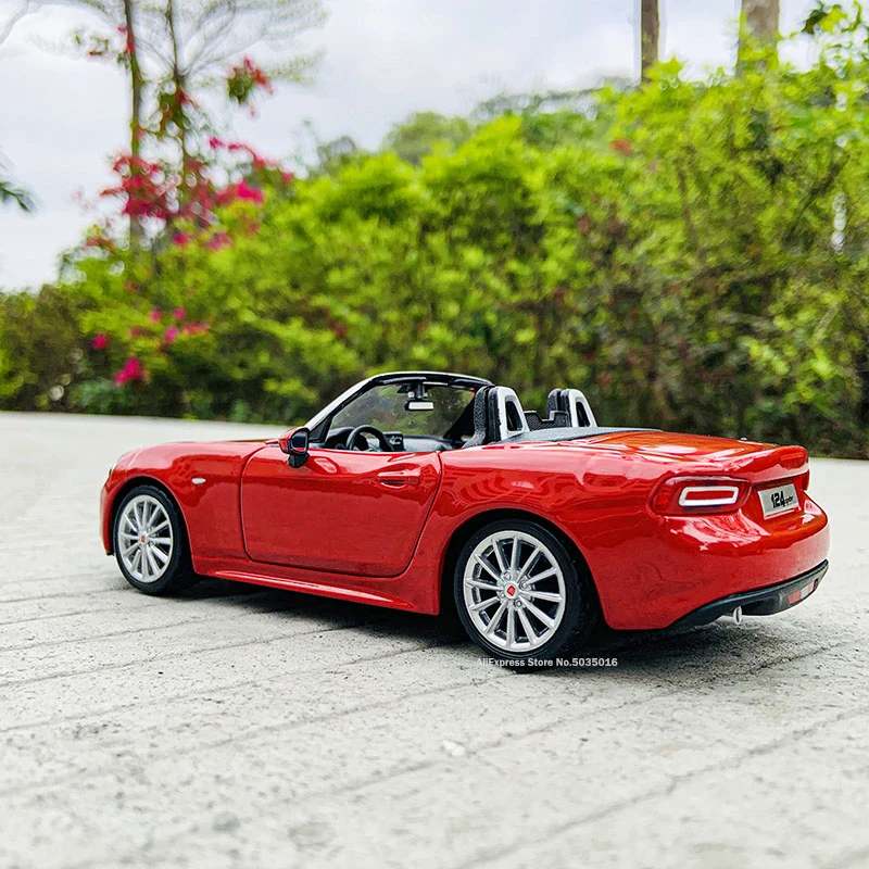 Bburago 1:24 Brand New  Metal FIAT 124 Spider Red Alloy Diecast Model Car Alloy Toys For Children Gifts Toys