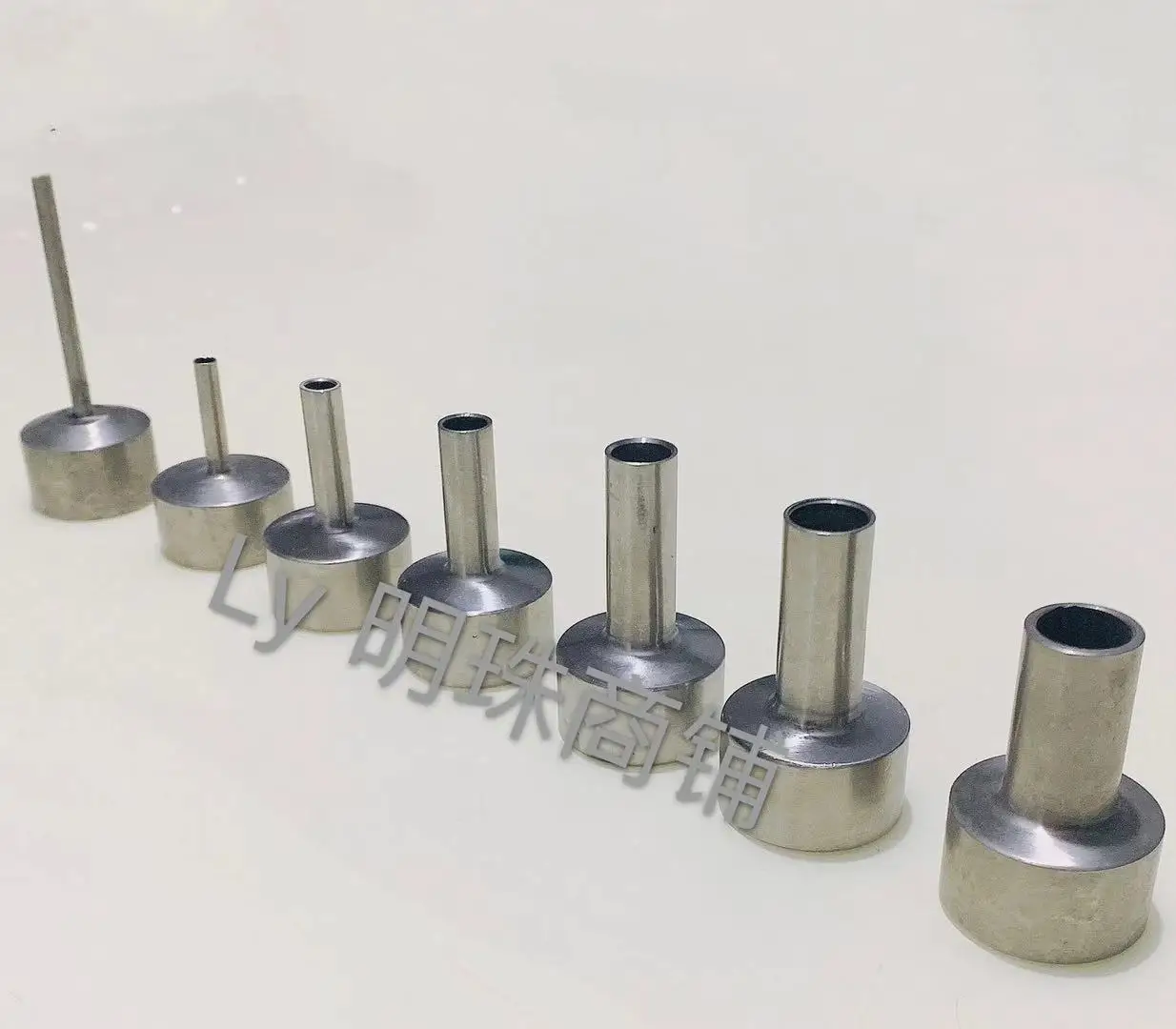 

Fully Welded 304 Stainless Steel Discharge Nozzle Can Be Replaced. Discharge Nozzle Accessories for Paste Liquid Filling Machine