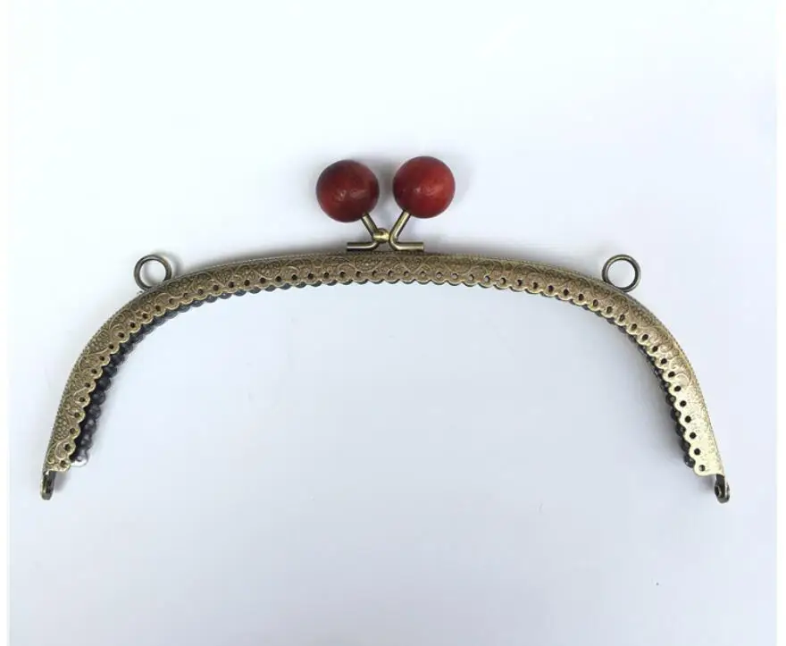10pcs 8.5 12.5 16.5 20.5 CENTIMETRI Candy testa Bag Bacio Catenaccio di Legno del branello del Metallo Coniatura Del Modello Della Borsa di Cornice