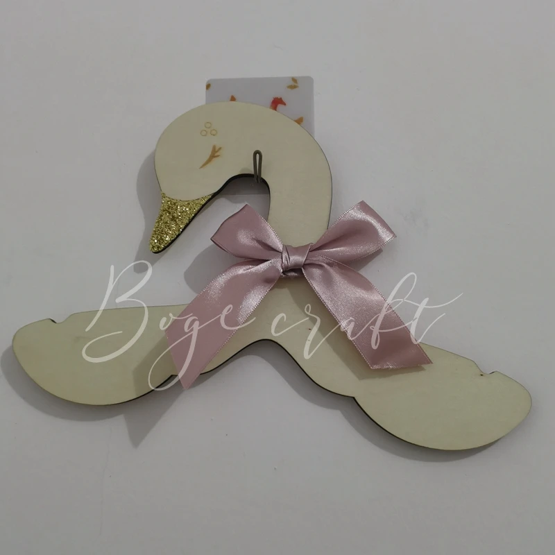 

5PCS Children Clothes Hanger Lovely Swan Shape Bowknot Wooden Hook Hanger for Baby Kids Adult Nursery Room Hanger House Decorati