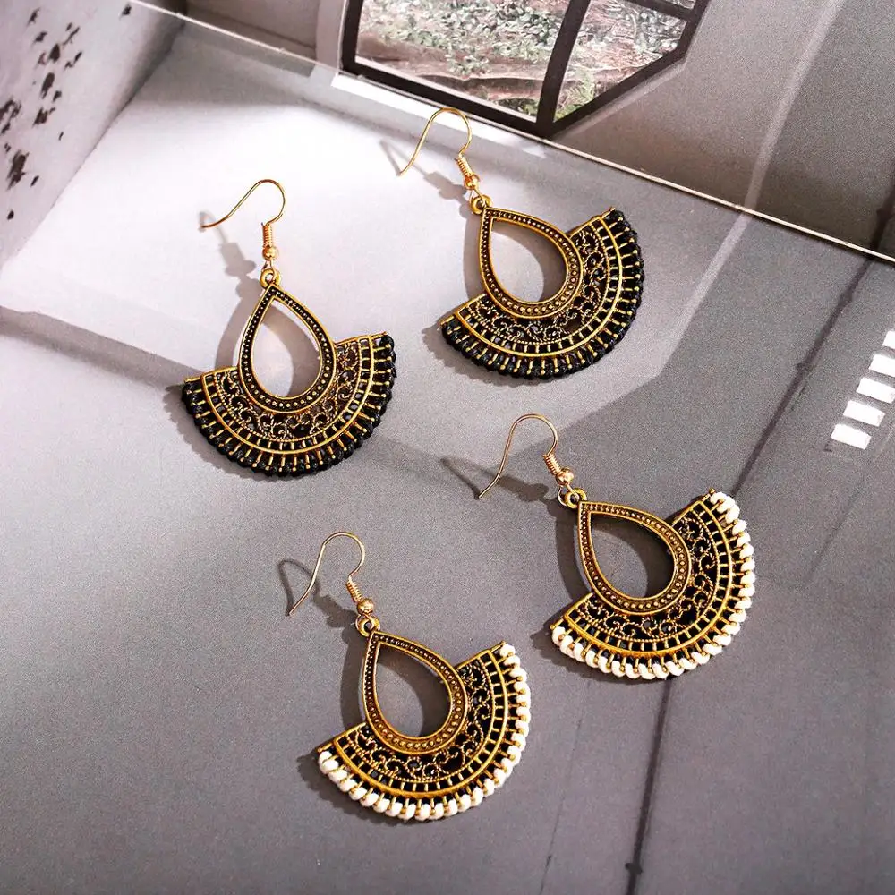 1ペア女性アクセサリー鐘インディアンジュエリー耳リングのヴィ - Women Accessories India のレビューと価格